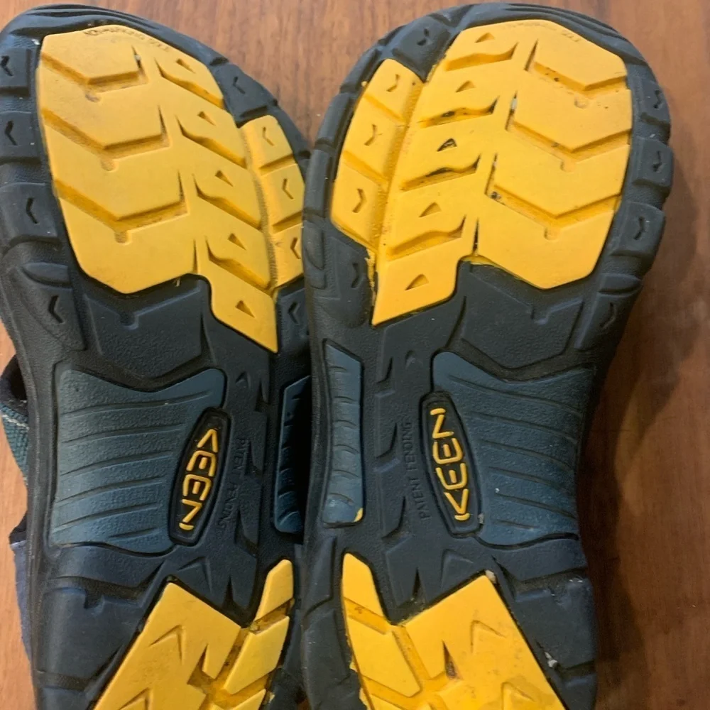 Youth Keen Sandals with Protective Toe Cap and Rugged Sole